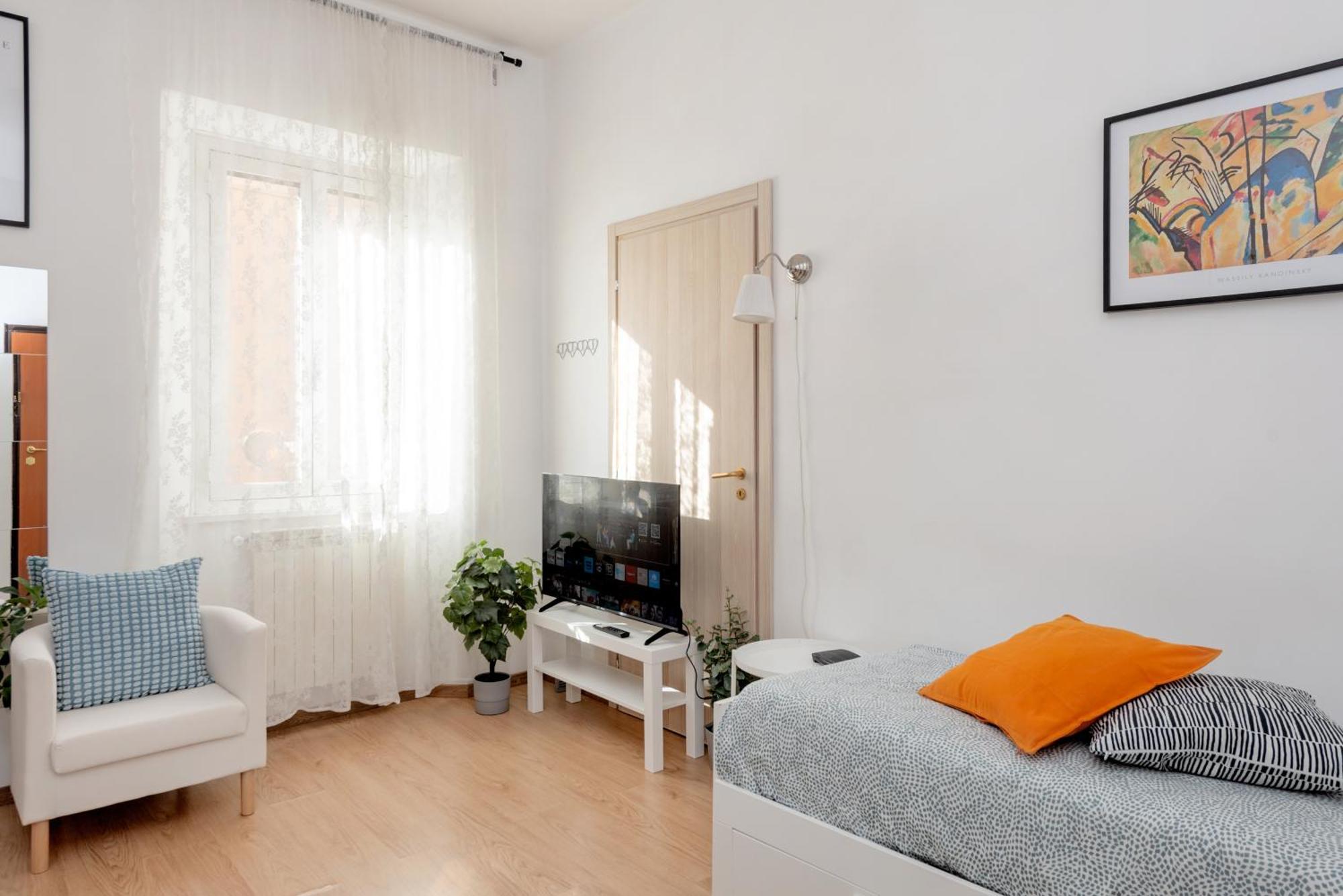Central Little Basic Apartment Рим Екстериор снимка