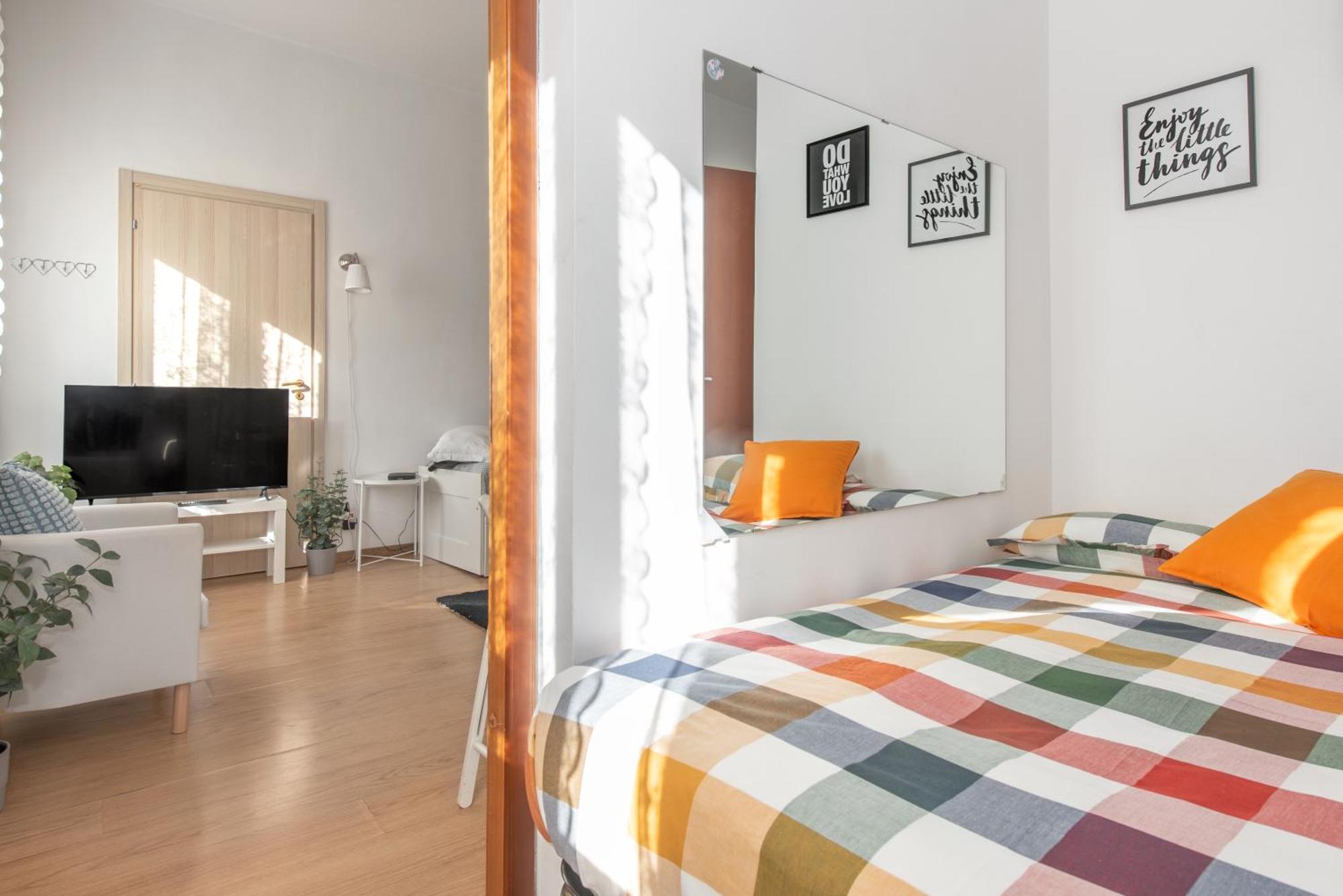 Central Little Basic Apartment Рим Екстериор снимка